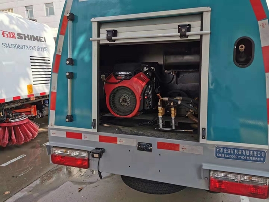SMJ5030TYHD6 Road maintenance vehicle for the cleaning of pavement and flyer